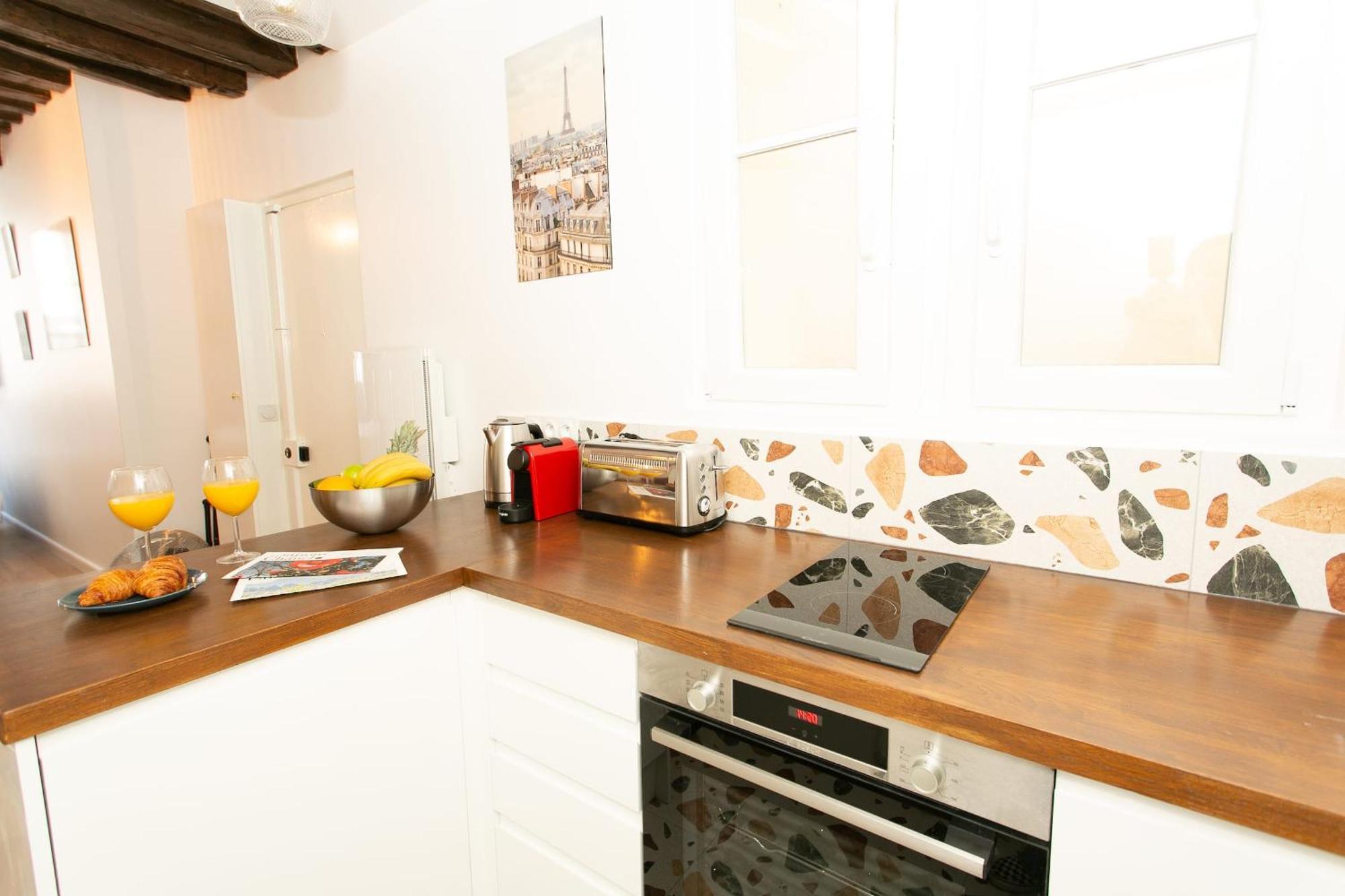 Ile Saint-louis & Pont De La Tournelle - Cityapartmentstay * Parijs